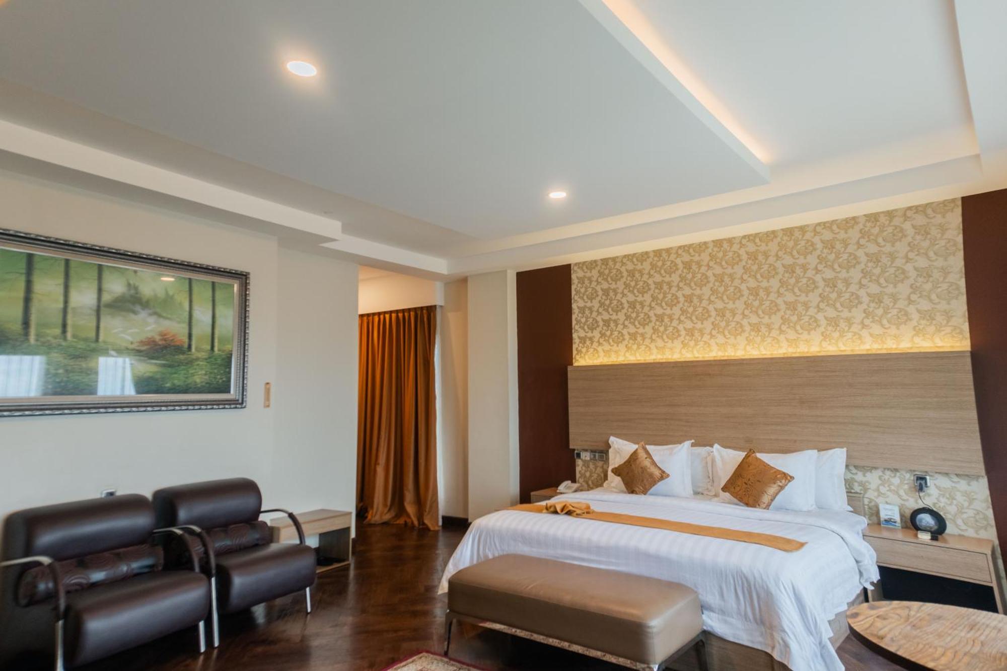 Muara Hotel&Mall Ternate Esterno foto