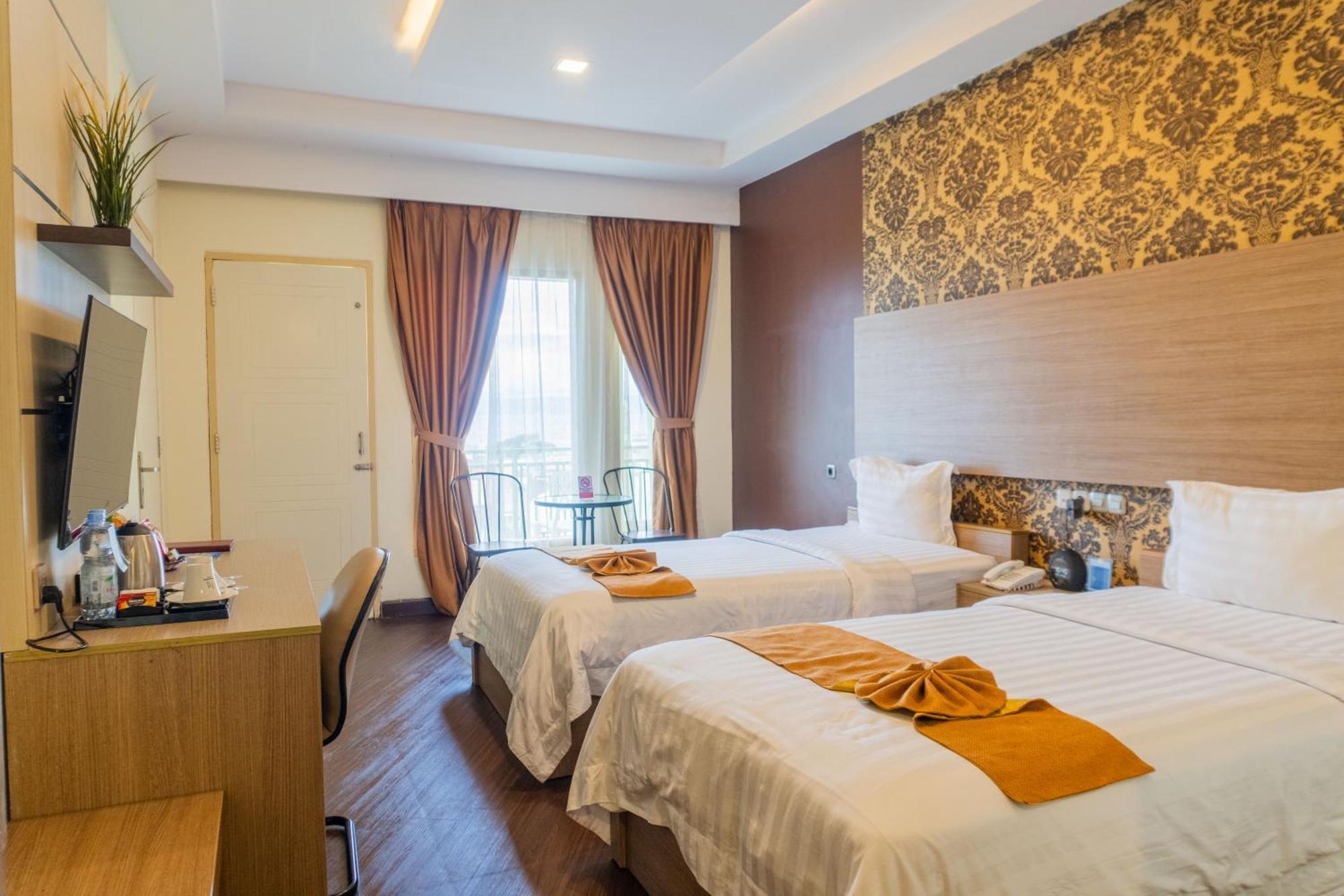 Muara Hotel&Mall Ternate Esterno foto